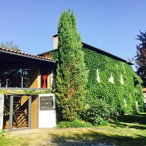 Homestay Magnificent Renovated Farmhouse - 10 Min A7 -, Anneyron
